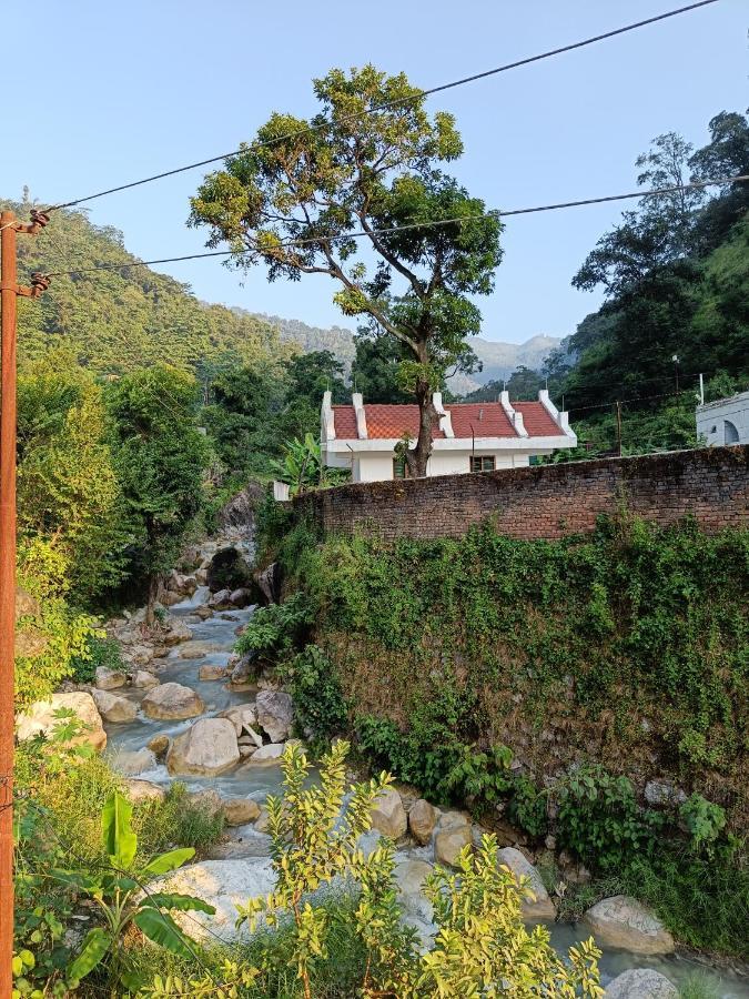Hobbit House Hostel Rishīkesh Exterior foto