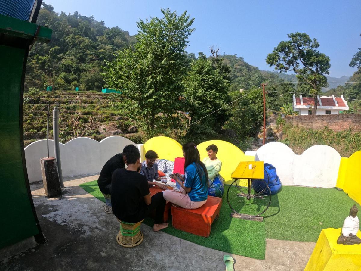 Hobbit House Hostel Rishīkesh Exterior foto