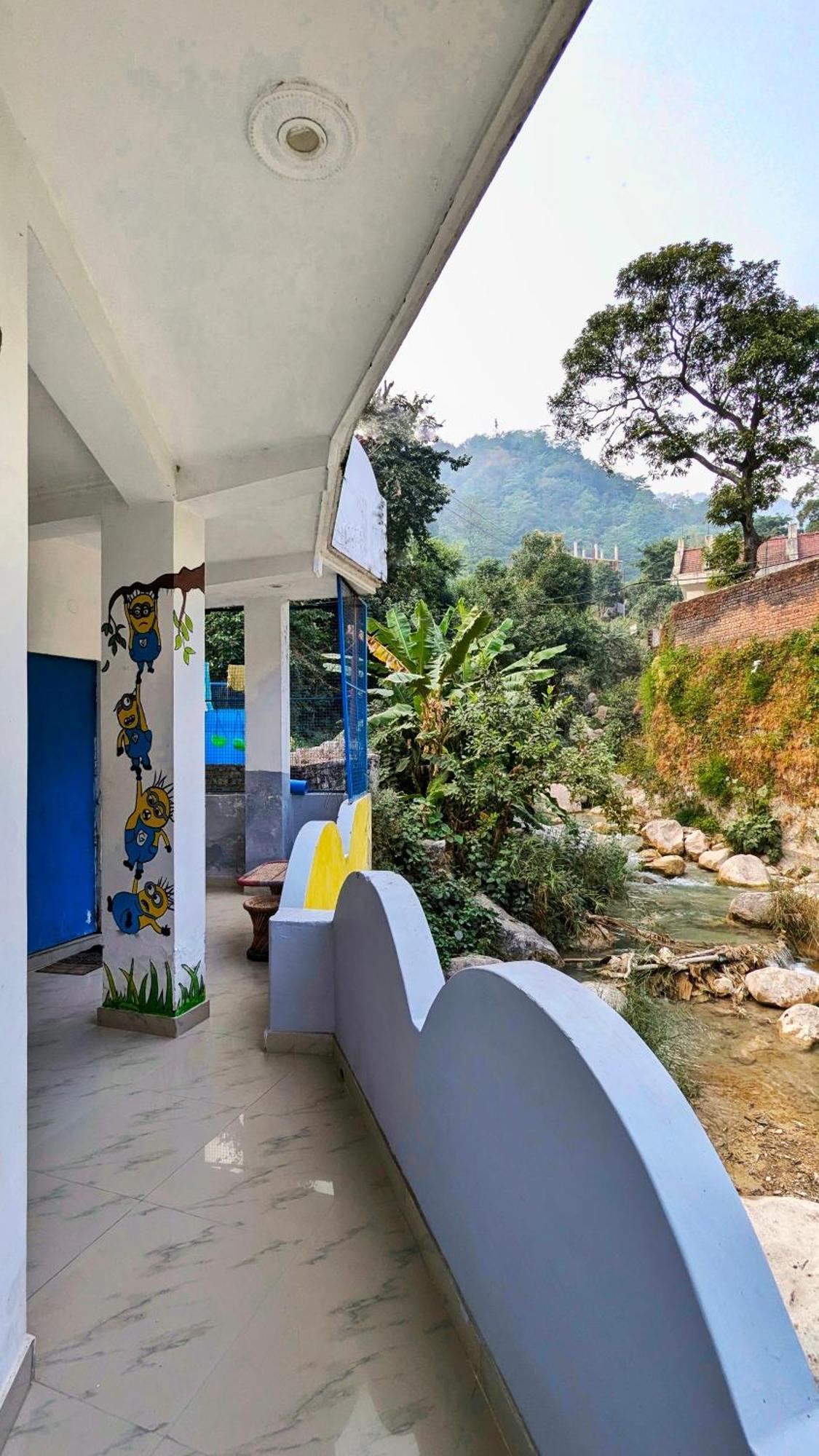 Hobbit House Hostel Rishīkesh Exterior foto